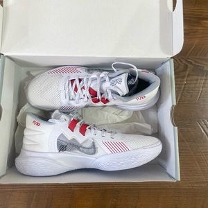 Nike Kyrie Irving Basketball Shoes